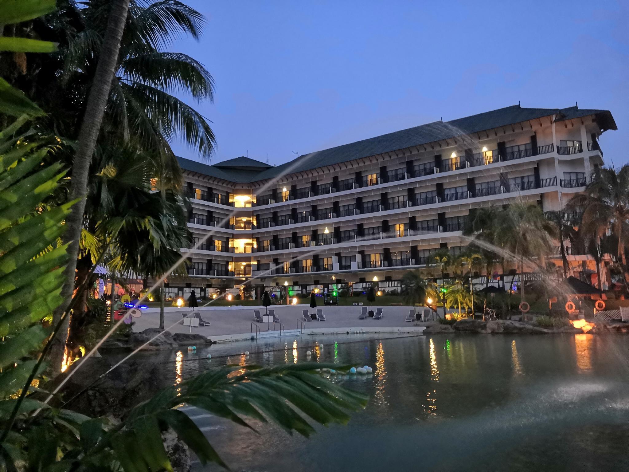 Mines Beach Resort Hotel Seri Kembangan Bagian luar foto